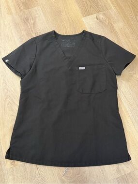 FIGS Catarina One Pocket Black Scrub Top